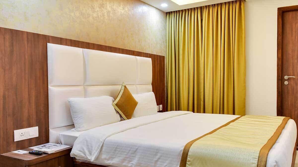 ฮอลิเดย์ เรซิเดนซี Hotel โคอิมบาทอร์ ภายนอก รูปภาพ