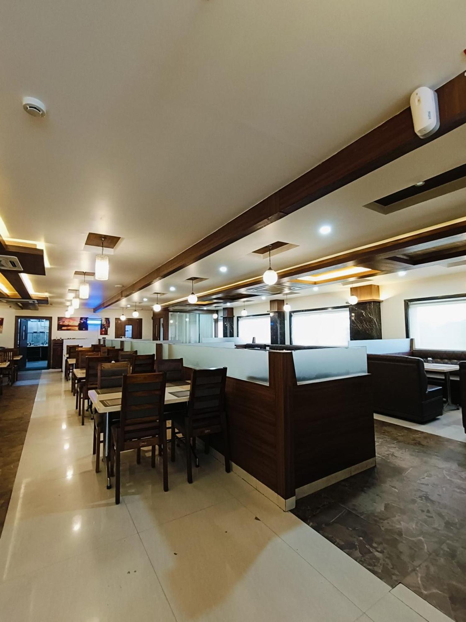 ฮอลิเดย์ เรซิเดนซี Hotel โคอิมบาทอร์ ภายนอก รูปภาพ