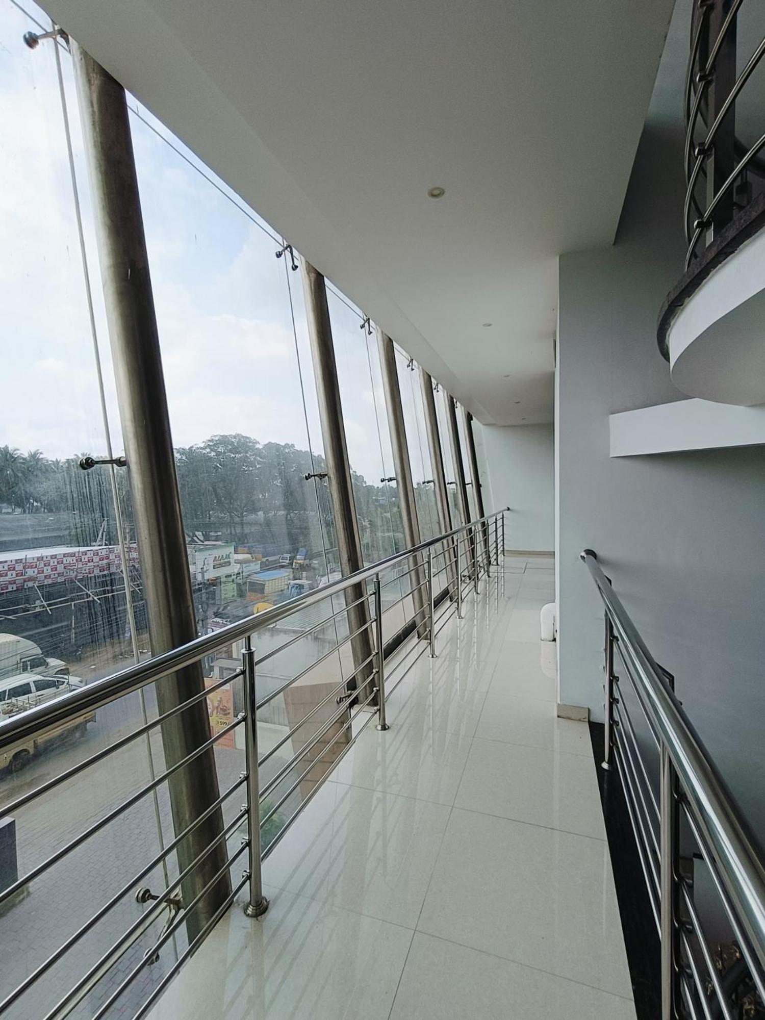 ฮอลิเดย์ เรซิเดนซี Hotel โคอิมบาทอร์ ภายนอก รูปภาพ