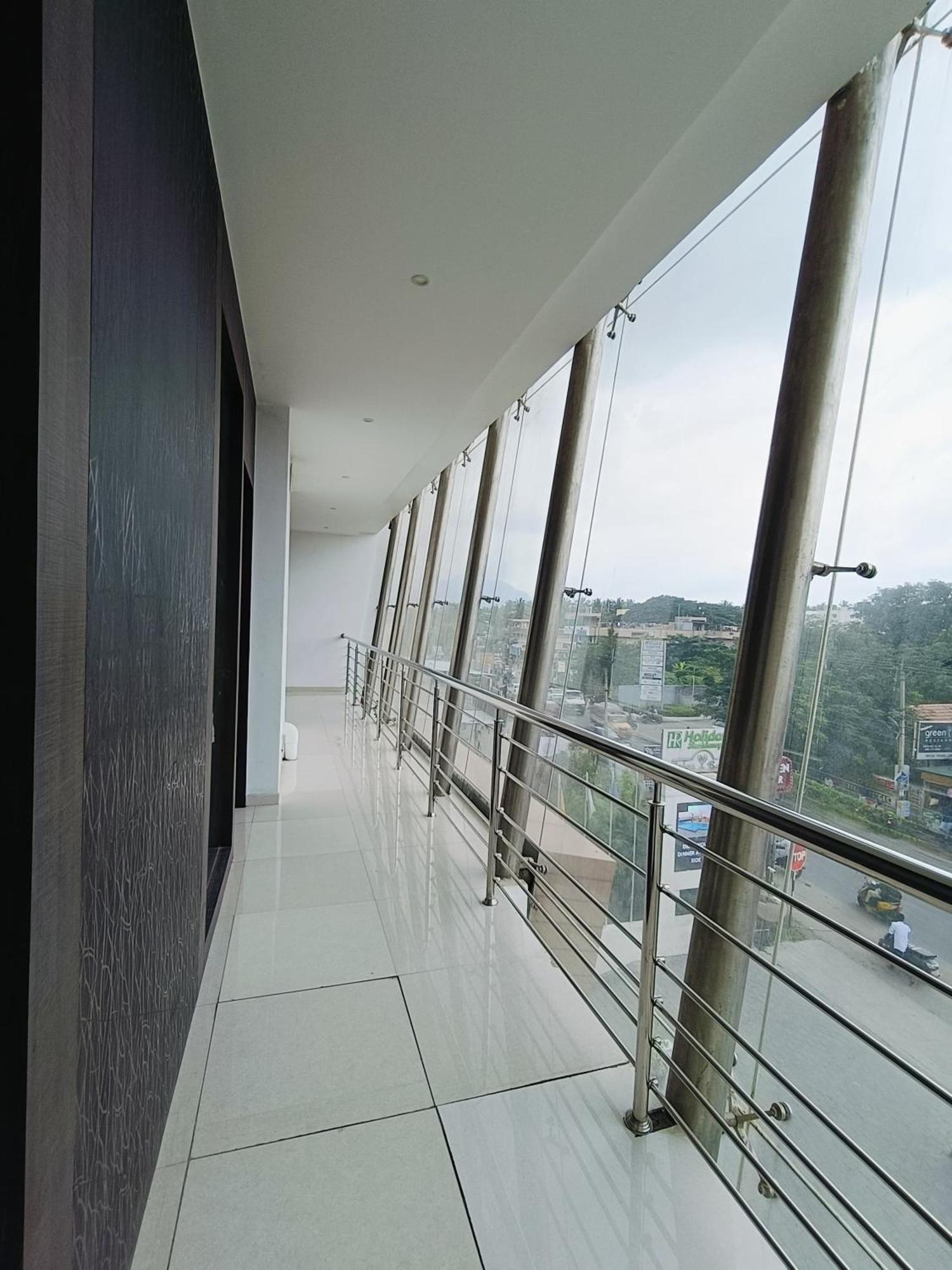 ฮอลิเดย์ เรซิเดนซี Hotel โคอิมบาทอร์ ภายนอก รูปภาพ